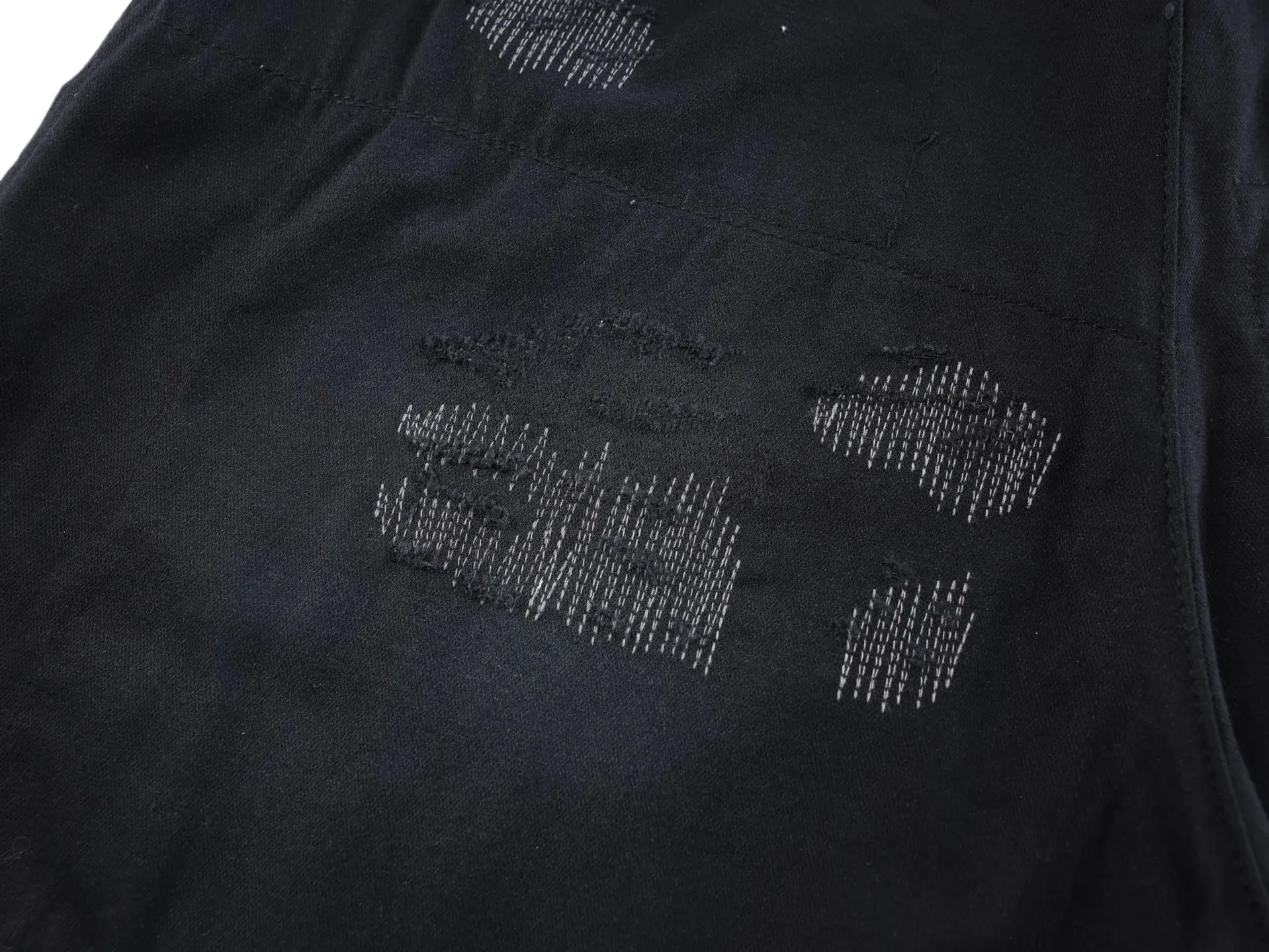 Acne 26SS Series （Black） 100% （Slub Denim ）， ， Wear-Resistant， ， 、 。 + ， + ， ， 、 、 、 “ ”， Retro 、 ； ， 。 + ， 、 、 、 ， 。 、 ， ， Retro ， ， 、 ， 。 ， ， ， ， ， 。 Size:44-46-48-50